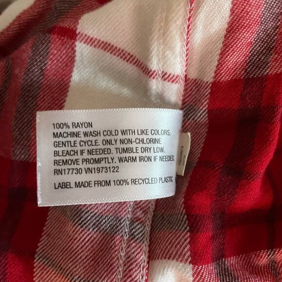 Universal Thread red and white Buffalo plaid button down - Picture 4 of 4